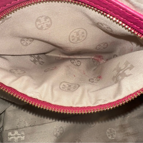 Tory Burch Amanda Magenta Pink Pebbled Leather Hobo Shoulder Bag w/Tassel Charm - Picture 10 of 16